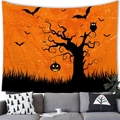 Halloween wandkleed detail met griezelige boom en pompoenen boven een moderne bank - Oranje Zwart Boom (Stijl 6)