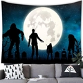 Detailweergave van een Halloween-zombiegraf-wandtapijt boven een moderne bank - Zombiekerkhof (Stijl 9)