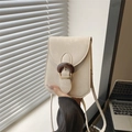 Mini sac bandoulière crème avec boucle en bois foncé et détails en métal doré - Blanc