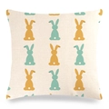 Oster-Leinenkissenbezug mit gelben und blaugrünen Hasen-Silhouetten auf cremefarbenem Stoff - Two-tone Bunny Silhouette