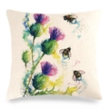 Leinen-Kissenbezug mit Aquarell-Distelblüte und Bienen auf reinem weißem Hintergrund - 45x45 cm / Aquarell-Distel und Drei Bienen Design (Stil 10)