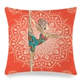 Federa per cuscino yoga mandala con motivo artistico di donna su sfondo arancione e rosso - 45x45 cm / Stretching Yoga Mandala Rosso Arancio (10)