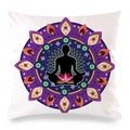 Dettaglio della federa bianca con stampa mandala yoga colorata in tessuto pelle di pesca - 45x45 cm / Silhouette Yoga Mandala Bianca (32)