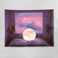Dettaglio dell'arazzo per camera con luna sognante e nuvole al tramonto color rosa - 100x70(Pelle di Pesca) / Nuvole di Luna da Sogno (10)