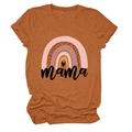 Detail des Boho Regenbogens und Mama Schriftzugs auf dem rostroten T-Shirt - S / Oberteile / Gebranntes Orange (Schwarzer Text)