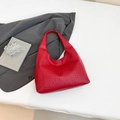 Borsa hobo rossa da donna con trama intrecciata e design retrò minimalista per l'estate 2025 - Rosso