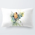 Kort pluche kussensloop met aquarel leeuwerik, gele vogel en blauwe bessen print - 30cm x 50cm / Aquarel Vogel Stijl 4