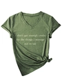 Détail du t-shirt vert armée à col en V avec slogan blanc et nœud décoratif sur le côté - S / Vert olive