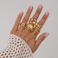 Lot de 5 bagues géométriques dorées pour femmes au style métallique tendance - Ensemble de Bagues Design Doré Clair (6232)