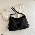 Black large capacity pleated tote bag with cloud pendant and brand logo detail - Black