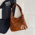 Bolso de hombro de cuero marrón caramelo con lazo elegante para mujeres minimalistas - Marrón