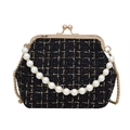 Bolso elegante de tweed negro con hilos dorados y un asa de perlas blancas - Negro