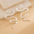 Minimalist silver irregular snake-shaped wavy earrings with hammered metal texture - Silver (White K-03681)