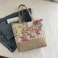Bolso tote grande de lona con estampado floral de margaritas rojas y acabado rústico - Rosa