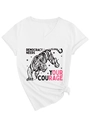Dettaglio della grafica con tigre e testo su questa t-shirt in cotone bianco con scollo a V - S / Bianco (Stampa Nera)