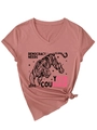 Dettaglio della maglietta con scollo a V rosa antico con tigre e nodo laterale - Oro Rosa (Stampa Nera)