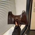 Bolso de hombro de moda en cuero PU marrón oscuro con lazo de metal dorado - Marrón