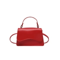 Bolso de mano rojo chic de cuero sintético con asa minimalista y un diseño estructurado - Rojo