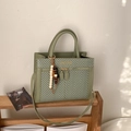 Bolso de mano verde con diseño de espiga y colgante de cuentas de madera chic - Colgante de cuentas / Verde