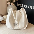 Sac fourre-tout blanc à cordon avec nœud métallique argenté et fini brillant chic - Blanc