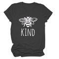 Dettaglio di una t-shirt in cotone grigio scuro con stampa di ape e scritta KIND - Grigio Melange (Carattere Bianco)