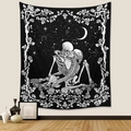 Dettaglio di un arazzo bohémien con amanti scheletri in bianco e nero, luna e stelle - Scheletro scuro e rosa (32) / 100x70cm (Tessuto Pelle di Pesca)