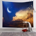 Dettaglio arazzo cielo stellato con luna crescente e nuvole arancioni su parete in mattoni - 100x70(Pelle di Pesca) / Bellissimo Cielo Notturno Arancio Oro (16)