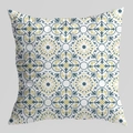 Federa per cuscino quadrata con motivo floreale geometrico blu e giallo su fondo bianco - Stile Floreale Piastrella Mediterranea