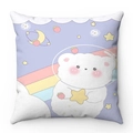 Dettaglio copricuscino in morbido peluche con simpatico orsetto e motivo a stelle - Orso Bianco Con Casco E Stella (Stile-6) / 45x45cm