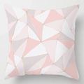 Dettaglio copricuscino marmo rosa con linee dorate e morbida trama di velluto - Giunzione Geometrica in Marmo (Stile-10)