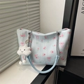 Hellblaue Shopper-Tasche mit Rosenmuster und süßem Wolkenanhänger für Damen - Mit Anhänger / Blau