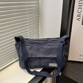 Marineblaue Messenger-Tasche aus Nylon mit verstellbarem Riemen für den täglichen Pendler - Blau