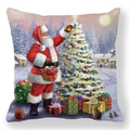Dettaglio federa natalizia con Babbo Natale e animali della foresta in pelle di pesca - Babbo Natale che decora con gli animali del bosco (Stile-9)