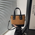 Borsa a tracolla retrò in pelle nera e camoscio marrone con motivo a rombi - Marrone