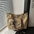 Borsa tote beige con ciondolo a gattino leopardato, catena di perle e finiture oro - Cachi (Con Ciondolo)