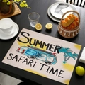 Dettaglio della tovaglietta in lino con stampa camper retrò e trama del tessuto - Summer Safari Illustration Style / 45*30cm