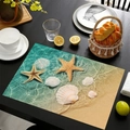 Rechthoekige linnen placemat met zeesterren op een zwarte houten tafel - Stijl-6 (Dubbele Zeester Schelp Strand)