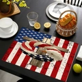Dettaglio di tovaglietta in lino con aquila calva e croce in legno su bandiera americana - Stile Croce e Aquila Calva (Stile-7)