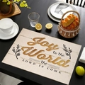 Detail der Platzset aus Leinen mit Joy to the World Schriftzug und Weihnachtskranz - Freude für die Welt Typografie Stil (cd-1)