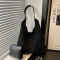 Grand sac cabas noir en suédine avec pochette assortie et éclairage artistique moderne - Style de base / Noir
