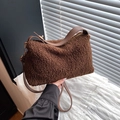 Borsa a tracolla retrò in peluche marrone con pelliccia teddy e cinturino in pelle - Marrone