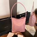 Sac seau rose minimaliste avec broderie Hope and Future pour porté main ou à l'épaule - Rose