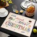 Detail van kerst placemat van linnen met feestelijke belettering op houten tafel - Eten Drinken Vrolijk Stijl (cd-6)