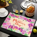 Sottopiatto in lino per la Festa della Mamma con fiori colorati e testo Happy Mother's Day - Fiori Viola a Mano Libera (18)