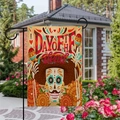 Detailansicht der Tag der Toten Gartenfahne mit Totenkopfmuster auf Metallständer - Bunter Zuckerschädel Mit Sombrero Stil 2