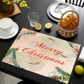 Sottopiatto in lino con stampa Merry Christmas e decori natalizi su tavola nera - Merry Christmas Bacche di Pino (Stile-12)