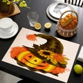 Halloween Platzset aus Leinen mit Kürbis-Hexenhut-Motiv auf dunklem Holztisch - Hexenhut Kürbis Sonnenblume (Style-1) / 45x30cm