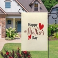 Dettaglio della bandiera da giardino in lino Happy Mother's Day con cuore e asta - Modello 5 / 45*30cm
