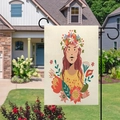 Linnen Moederdag tuin vlag met bloemen vrouw kunst hangend aan een standaard in een zonnige tuin - Vrouw met Bloemenkrans Stijl (2)