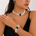 Set di gioielli di perle multistrato con collana e orecchini in pietra nera - Set Collana Bracciale Orecchini Tripla Fila Argentato (Nero)